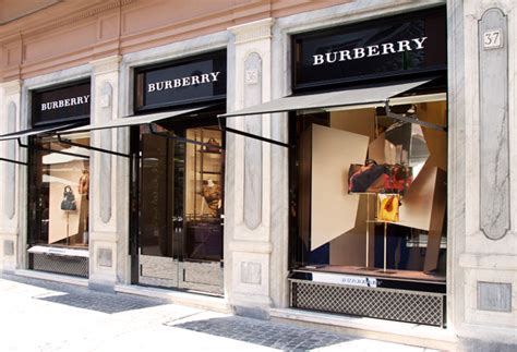 burberry roma foto